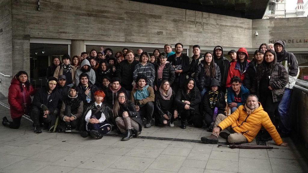 Foto: Estudiantes de Fotografía Viña del Mar en el Museo de la Memoria y Derechos Humanos