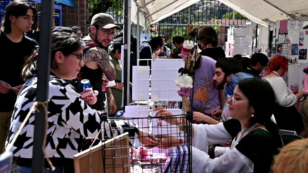 Stands de estudiantes de ilustración en la Feria Medieval