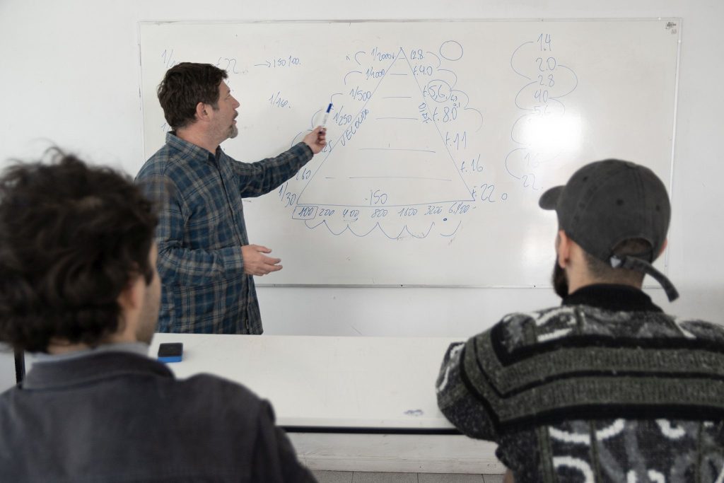 Taller de Manejo de Cámara impartido por el docente Pablo Tomasello en ARCOS Viña del Mar