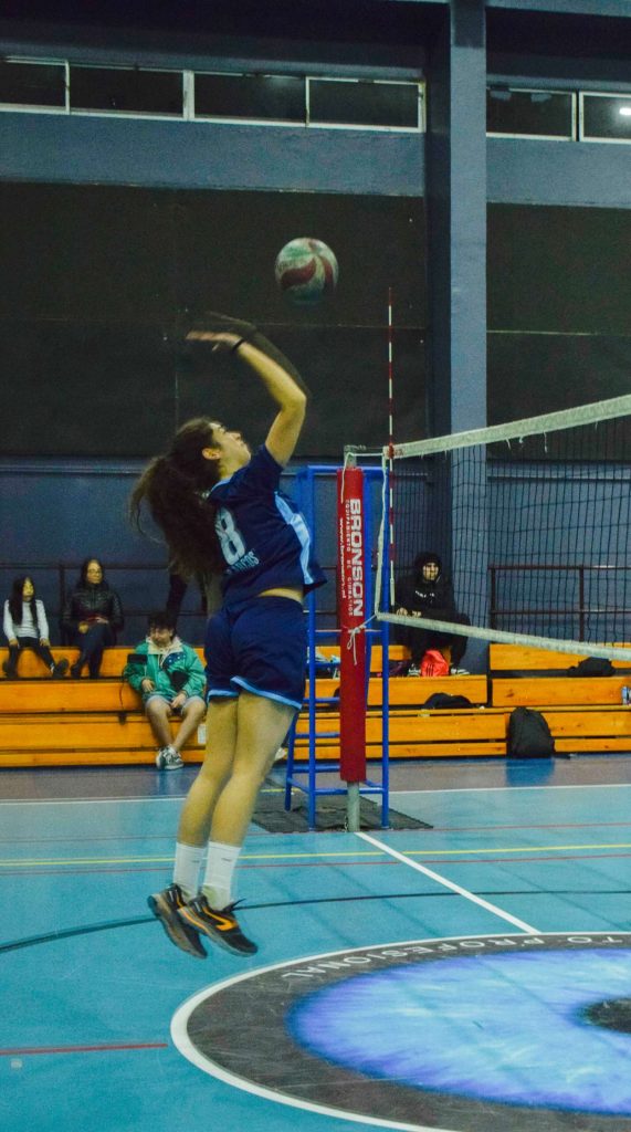 Selección femenina de Vóleibol en partido disputado en el I.P. ARCOS