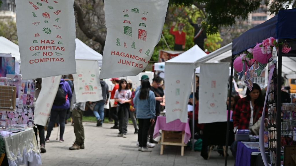 Feria de arte en Festival Sacapuntas 2023