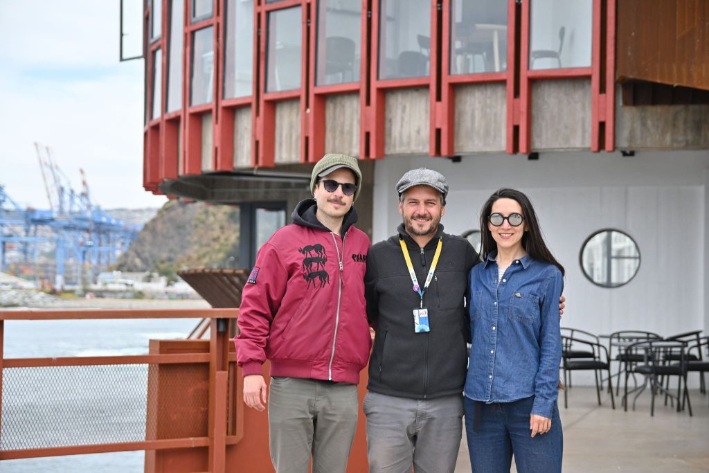 Tomás Albagly, director regional del Instituto Profesional ARCOS junto a Octavio Gana y Andrea Gana, directores de Delight Lab