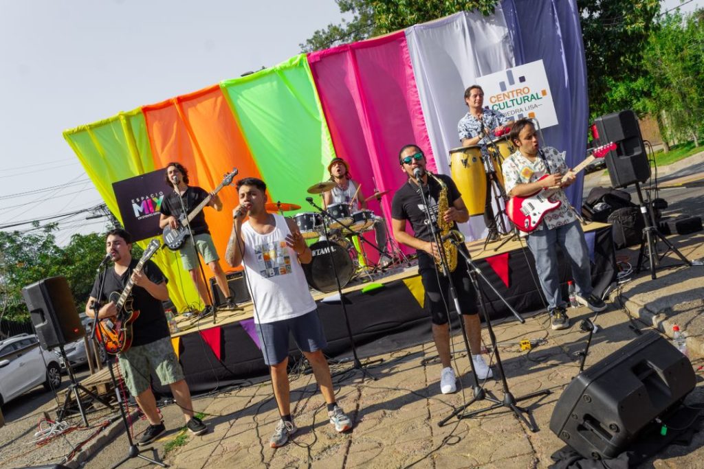 Banda del Chaco en espacio MIX, evento organizado por estudiantes de ARCOS