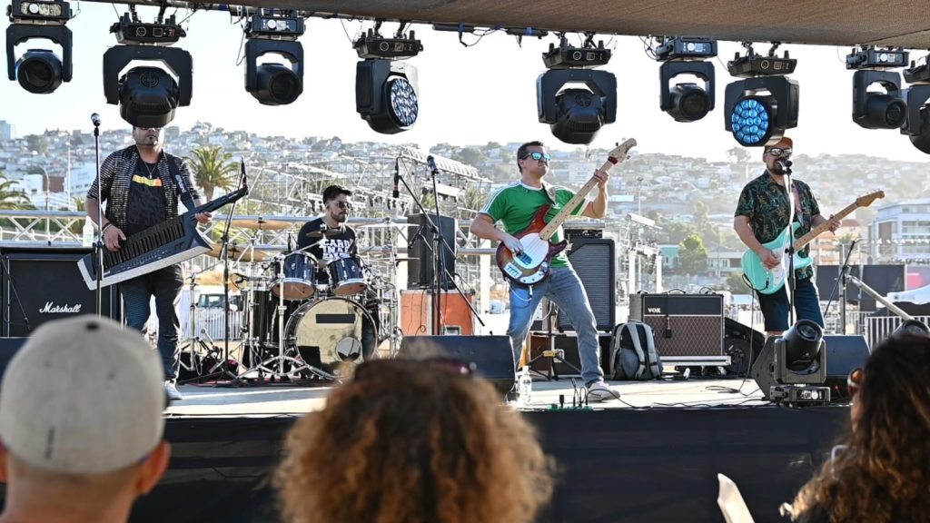 La banda Simones se presenta en el Micrófono Abierto de I.P. ARCOS en Festival Rockódormo 2023