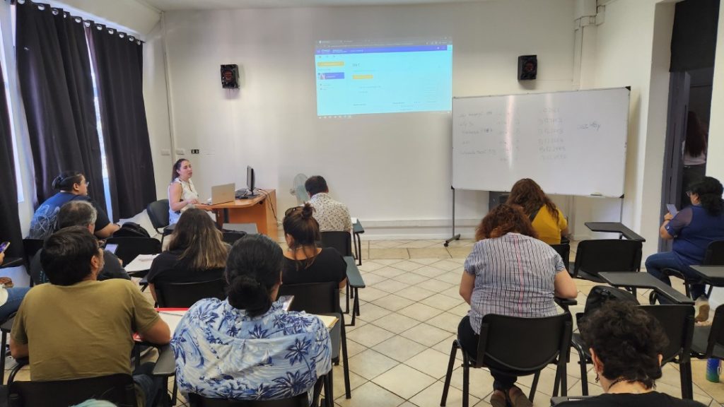 Censistas voluntarios Censo 2024 durante la capacitación en ARCOS