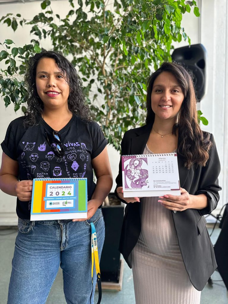 Jeannett Guerra y Cinthya Jara en Lanzamiento de Calendario Ilustrado 2024 - 2025.