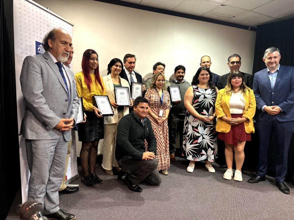 Entrega de premios en ceremonia "Ponle Energía a Tu Empresa", organizada por el Ministerio de Energía