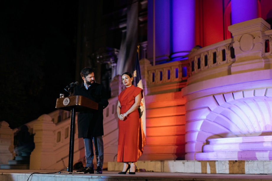 Presidente Gabriel Boric y ministra de las Culturas Carolina Arredondo en la Inauguración del MICSUR 2024