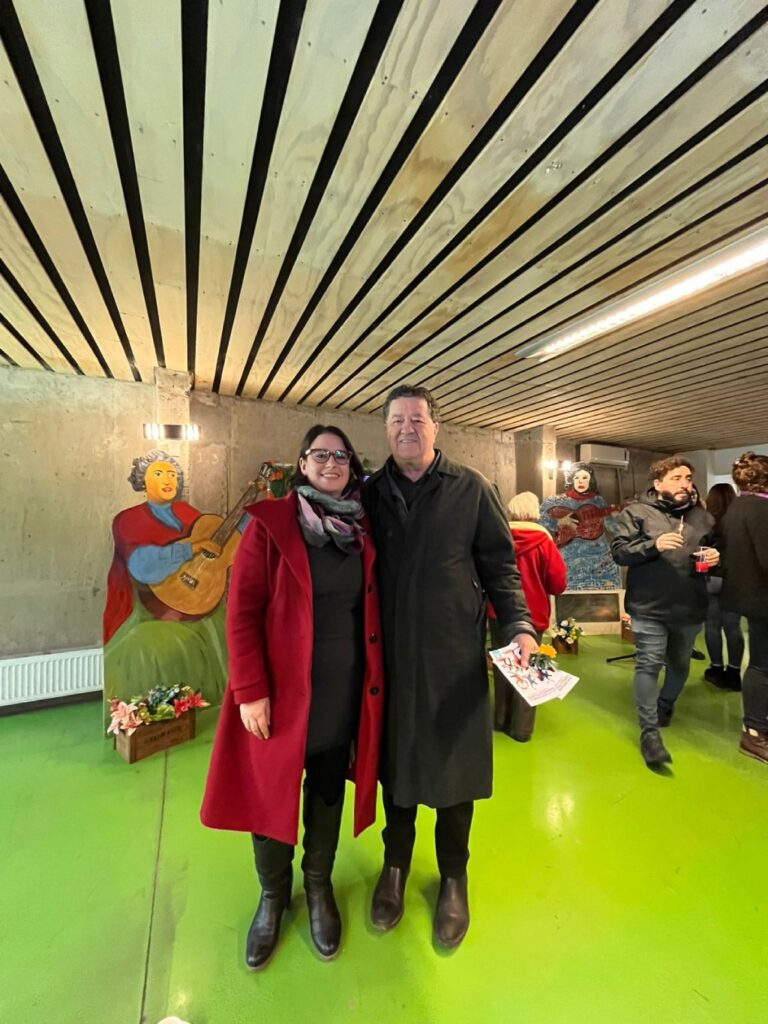 Julieta Brodsky junto al rector de ARCOS José Sanfuentes en el lanzamiento