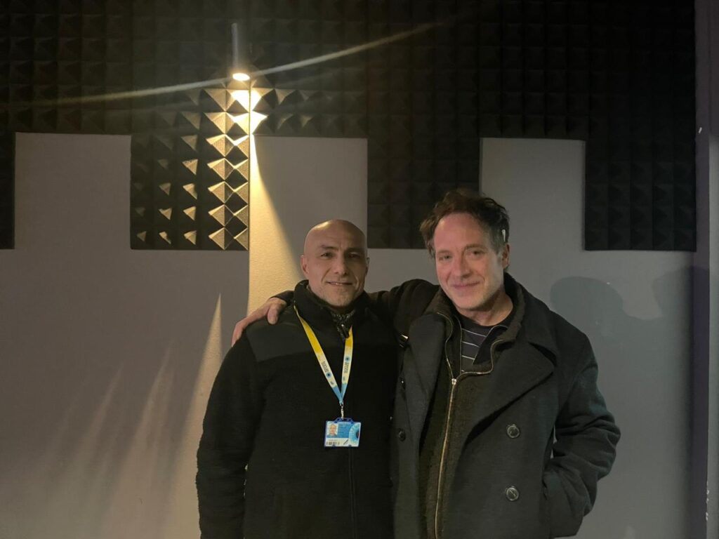 Roberto Muñoz, director de la Escuela de Sonido y Música junto a Carlos Barros, ingeniero en sonido después de su charla de ARCOS.