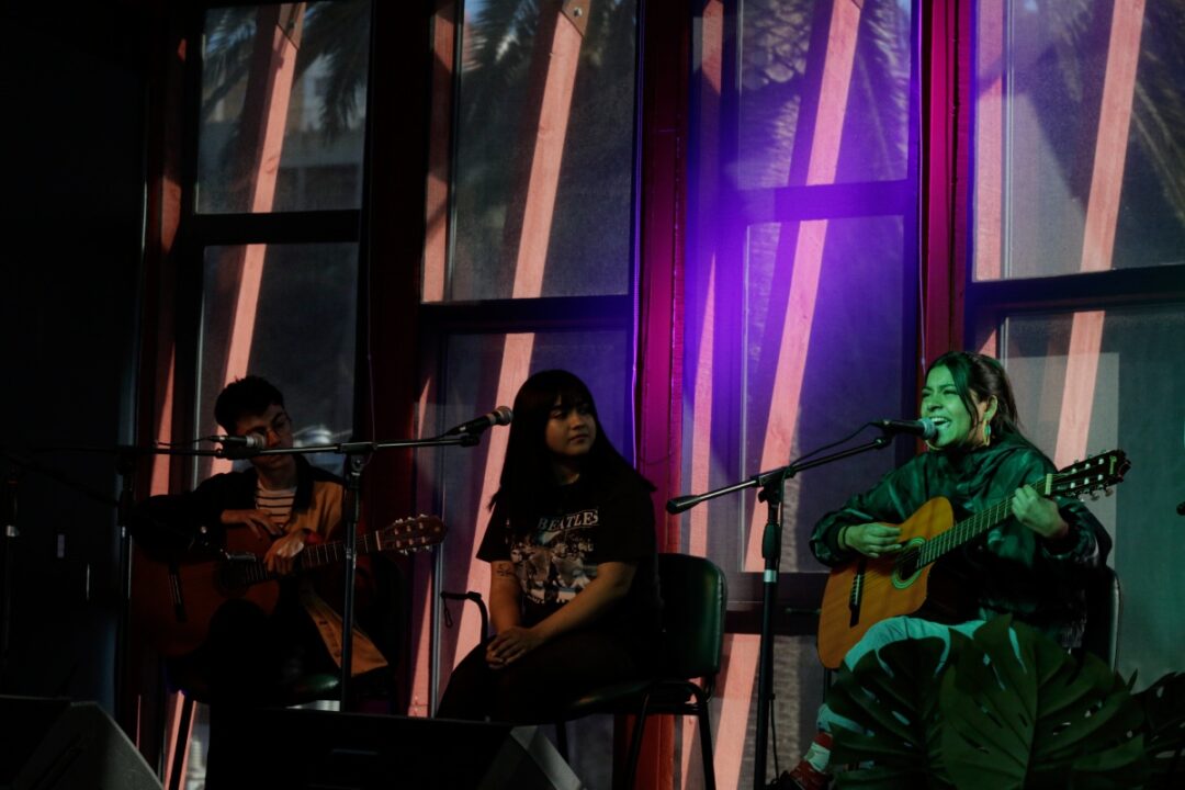 Estudiantes en Tocatas junto al mar, Escuela de Sonido y Música ARCOS.