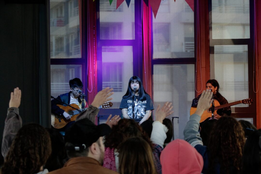 Estudiantes en Tocatas junto al mar, Escuela de Sonido y Música ARCOS.