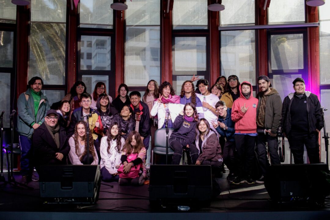 Estudiantes en Tocatas junto al mar, Escuela de Sonido y Música ARCOS.