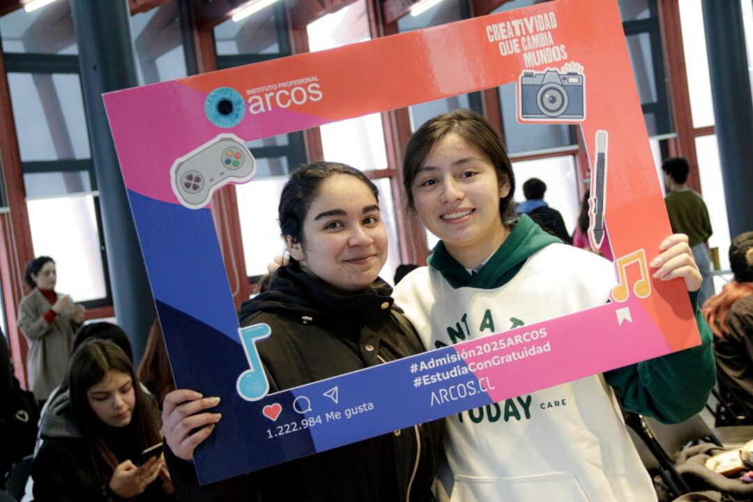 ARCOS PUERTAS ABIERTAS - CON MÚSICA Y TALLERES CREATIVOS, ESTUDIANTES SECUNDARIOS DISFRUTARON VISITA A ARCOS VALPARAÍSO