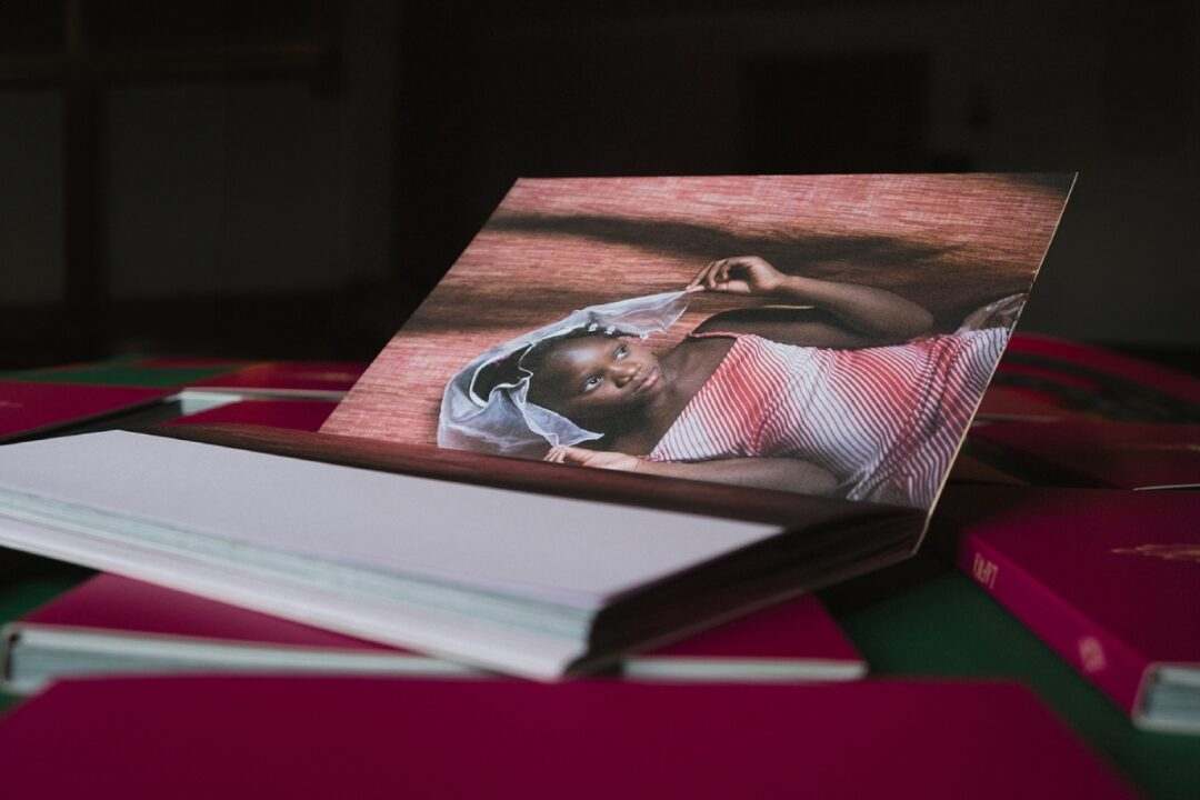 COLECTIVO DE ARTE CONVERSAN SOBRE SU ENCUENTRO FOTOGRÁFICO MEKÁNICA CON VALPARAÍSO CREATIVO Y ARCOS - FOTOLIBRO LORETO VERGARA