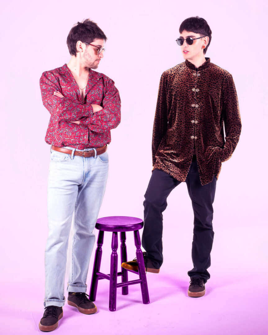 Simón Navarrete y Diego Soto, estudiantes de Interpretación y Producción Musical ARCOS, banda Casa Austral.
