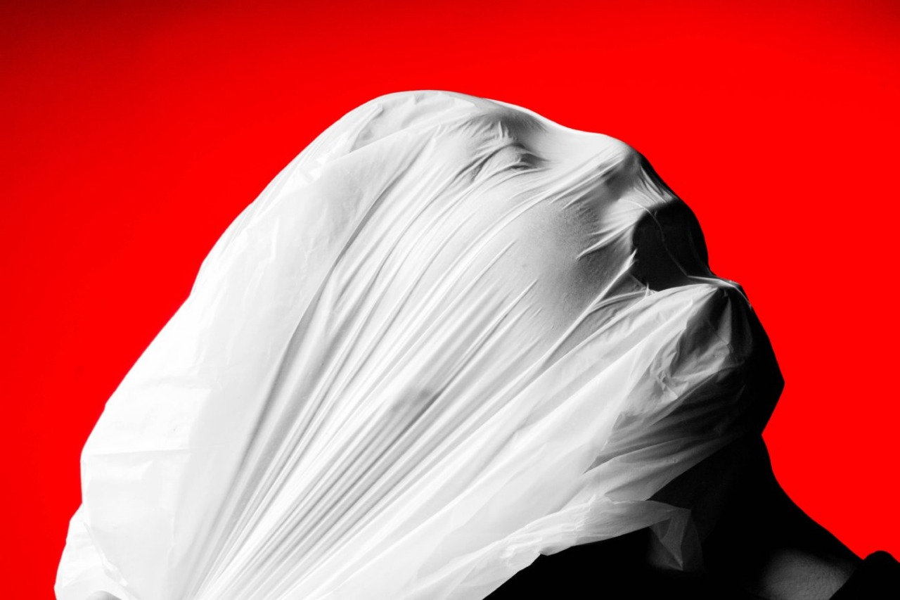 Parte de obra "Asfixia" de estudiante de Fotografía Jason Barria