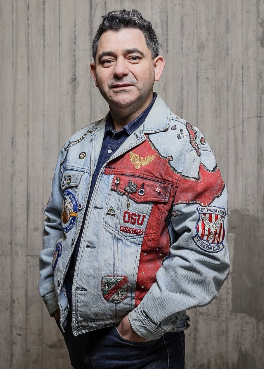Emiliano Aguayo, periodista y docente de I.P. ARCOS. Fotografía realizada por Gonzalo Alves.