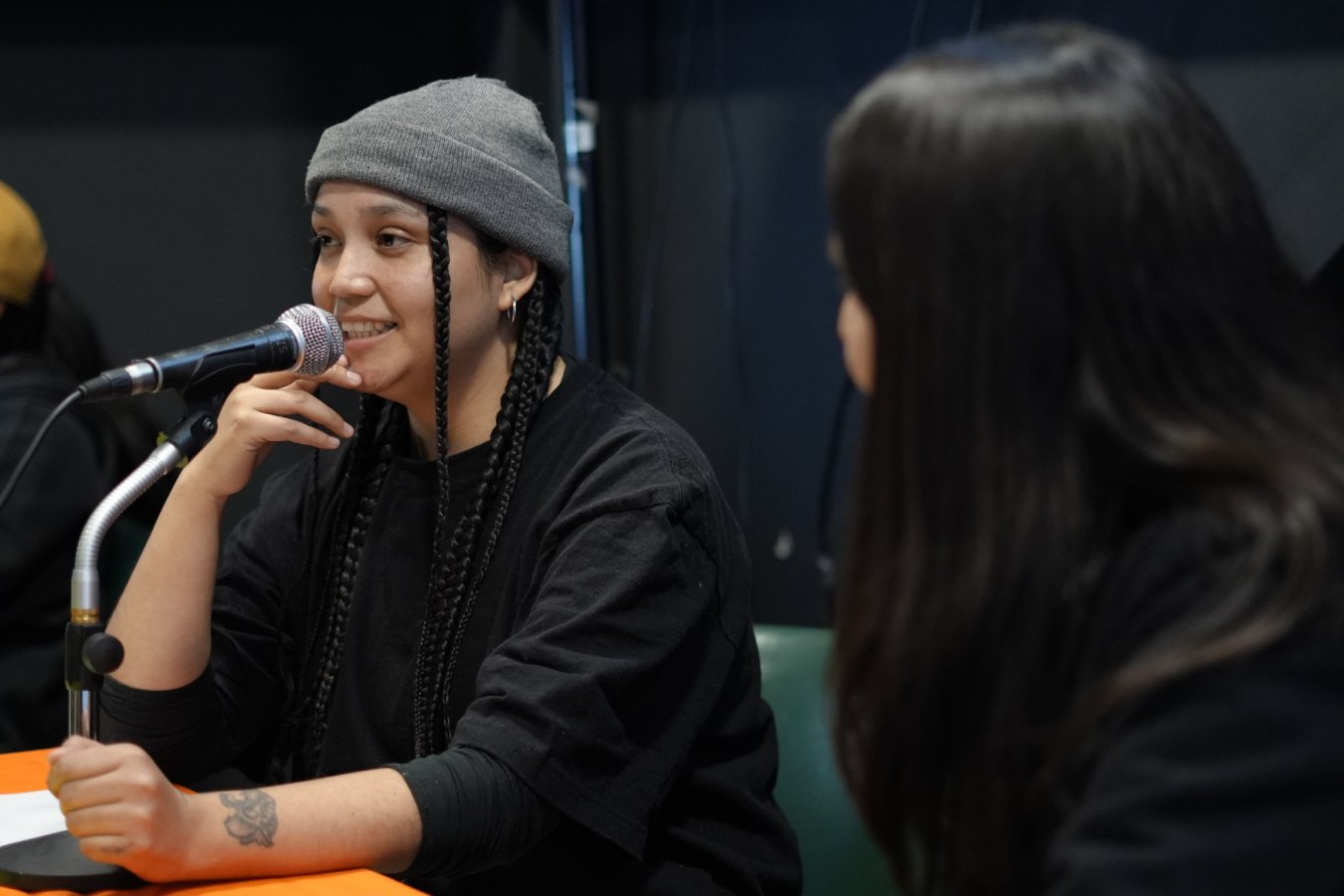 Mes del Orgullo LGBT+ Creativo en I.P. ARCOS, organizado por el departamento de Género y Diversidad. Conversatorio con Kim Arriaza.