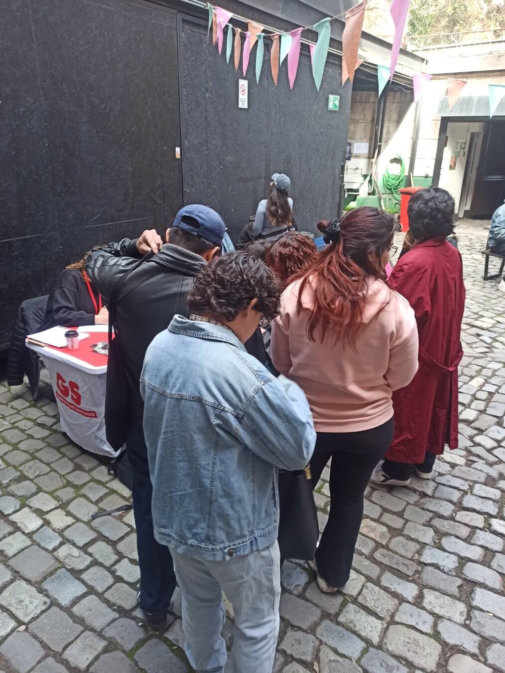 Registro de Jornada Operativo Te Acompaño Te Apaño en Escuela de Actuación ARCOS por departamento de Género y Diversidad