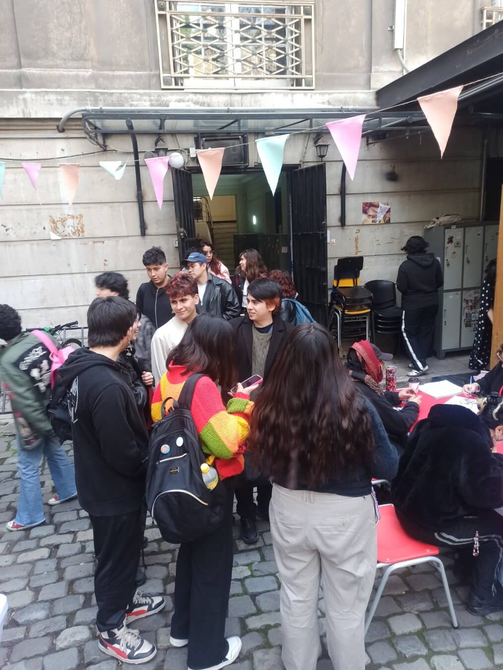 Registro de Jornada Operativo Te Acompaño Te Apaño en Escuela de Actuación ARCOS por departamento de Género y Diversidad